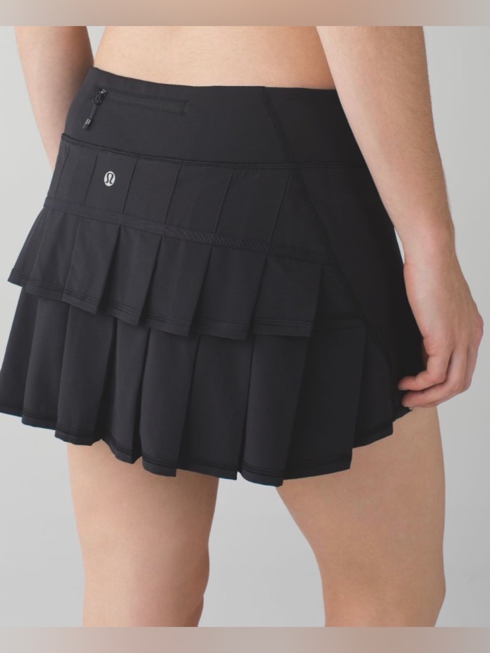 Lululemon Run Pace Setter Skirt Black Size 8 Pleated Golf Tennis Yoga Preppy